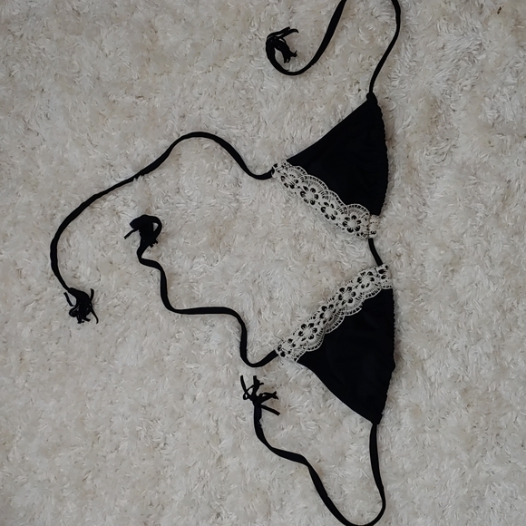 ⭐️Op black with cream lace triangle swim top - Picture 1 of 10
